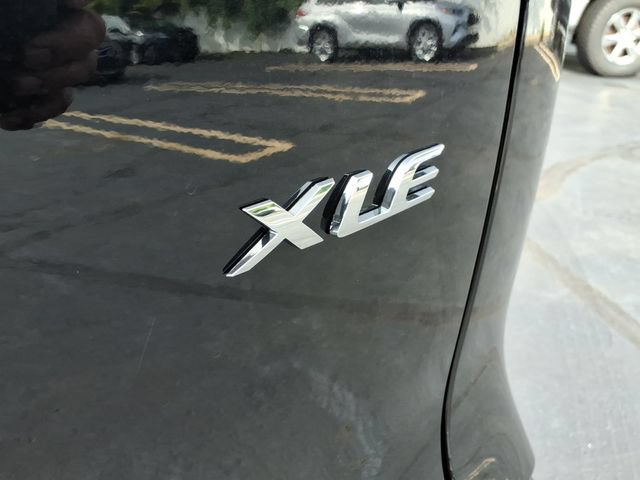 Used 2026 Toyota Corolla Cross XLE FWD image 8