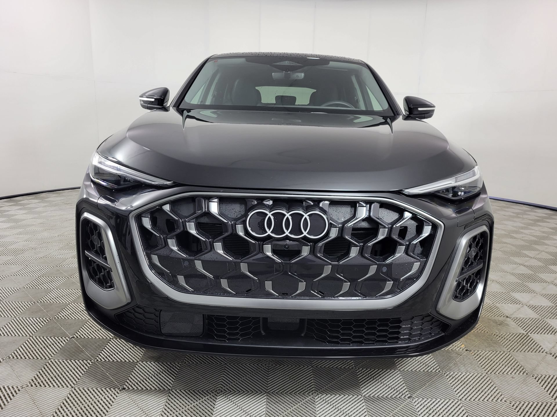 Used 2025 Audi Q5 Premium Plus AWD/4WD image 2