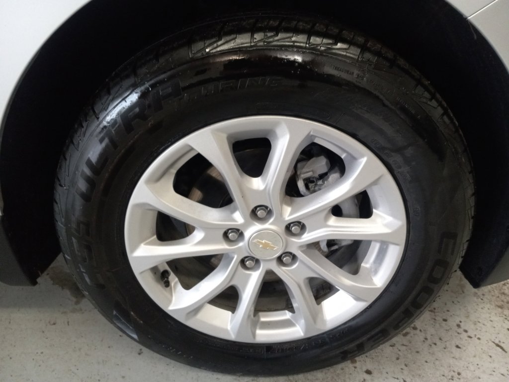 Used 2020 Chevrolet Equinox LS w/ LS Convenience Package image 4