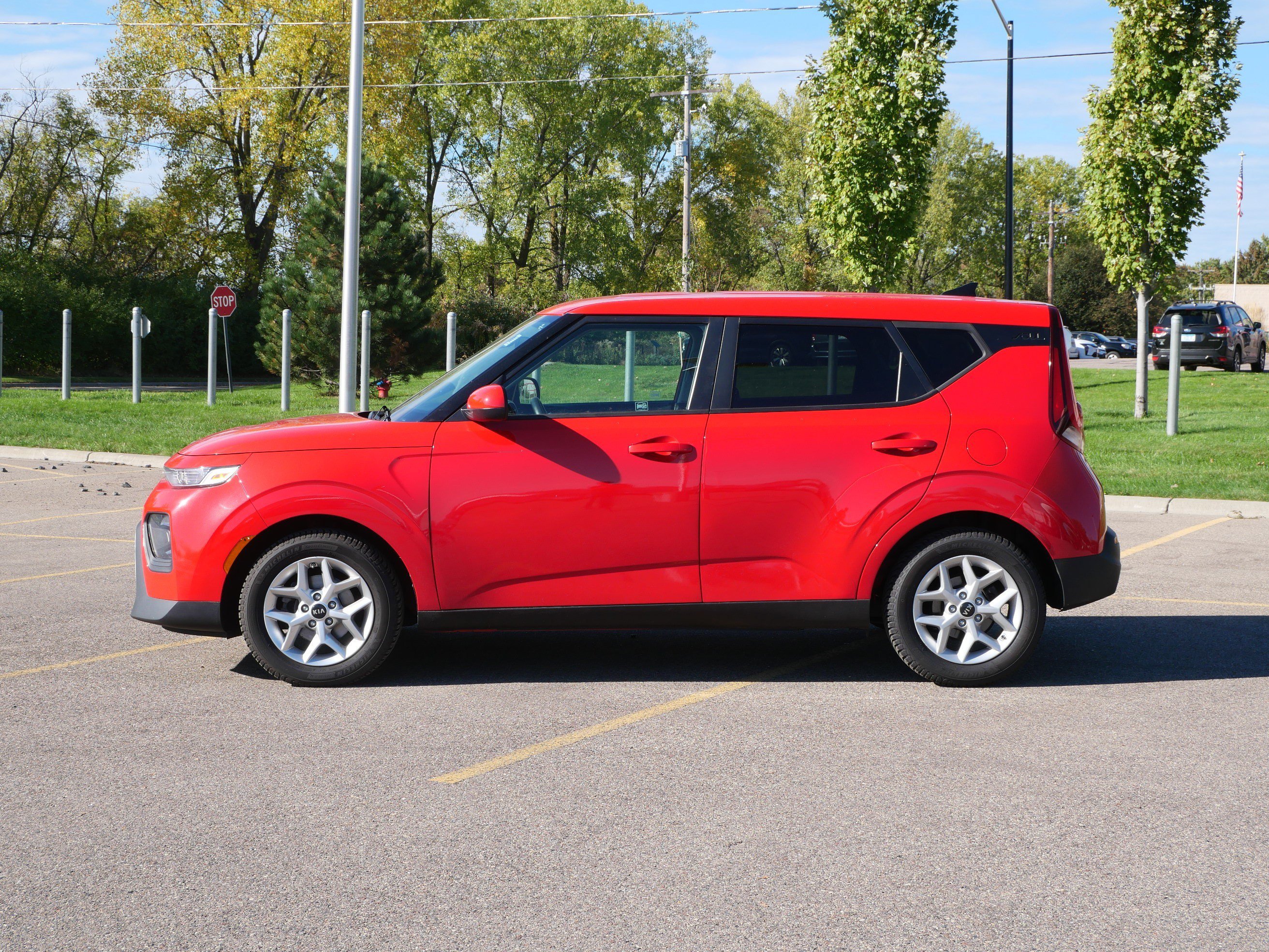 Used 2021 Kia Soul S FWD image 2