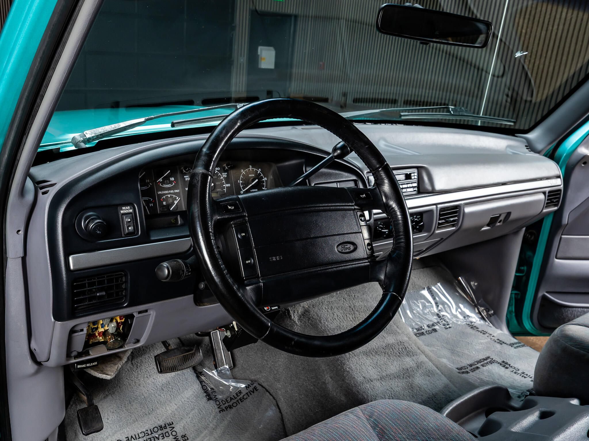 Used 1995 Ford Bronco XLT AWD/4WD image 15