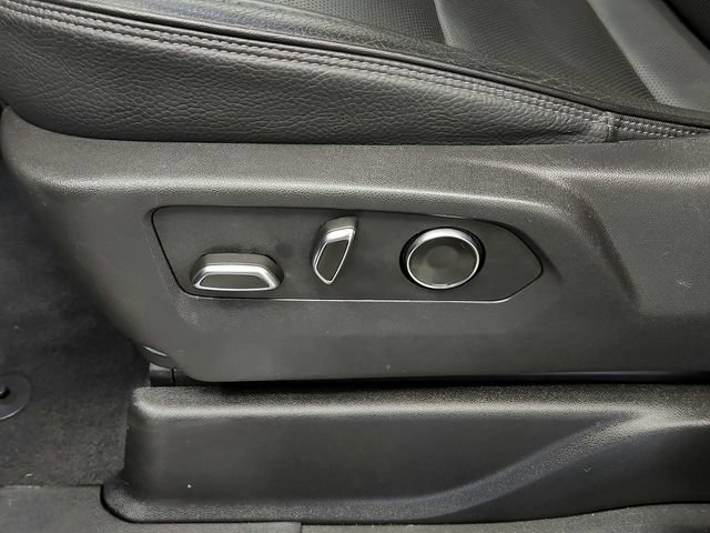 Used 2025 GMC Yukon XL Denali AWD/4WD image 22
