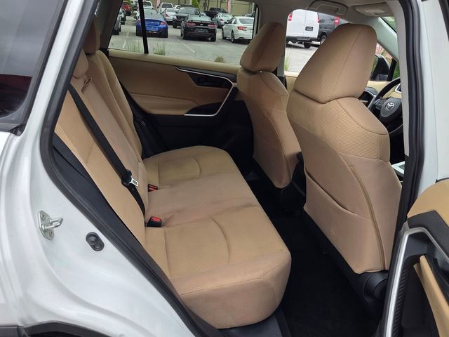 Used 2019 Toyota RAV4 LE image 17