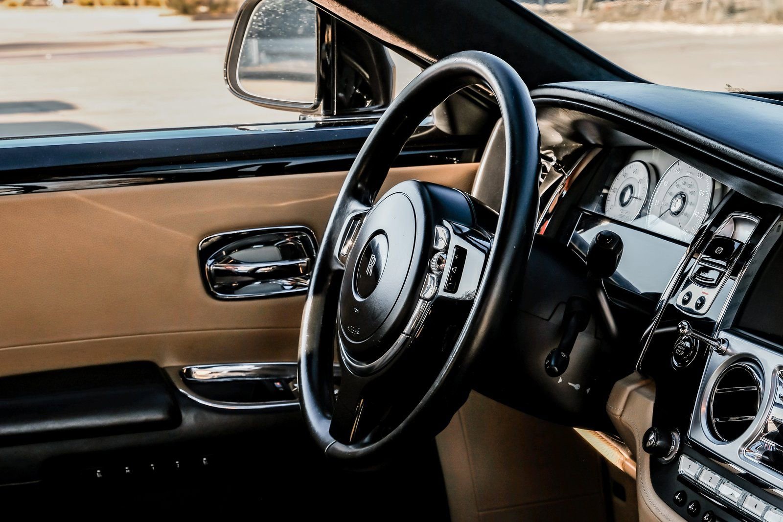 Used 2015 Rolls-Royce Ghost RWD image 16