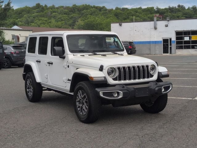 Certified 2025 Jeep Wrangler Unlimited Sahara AWD/4WD image 3