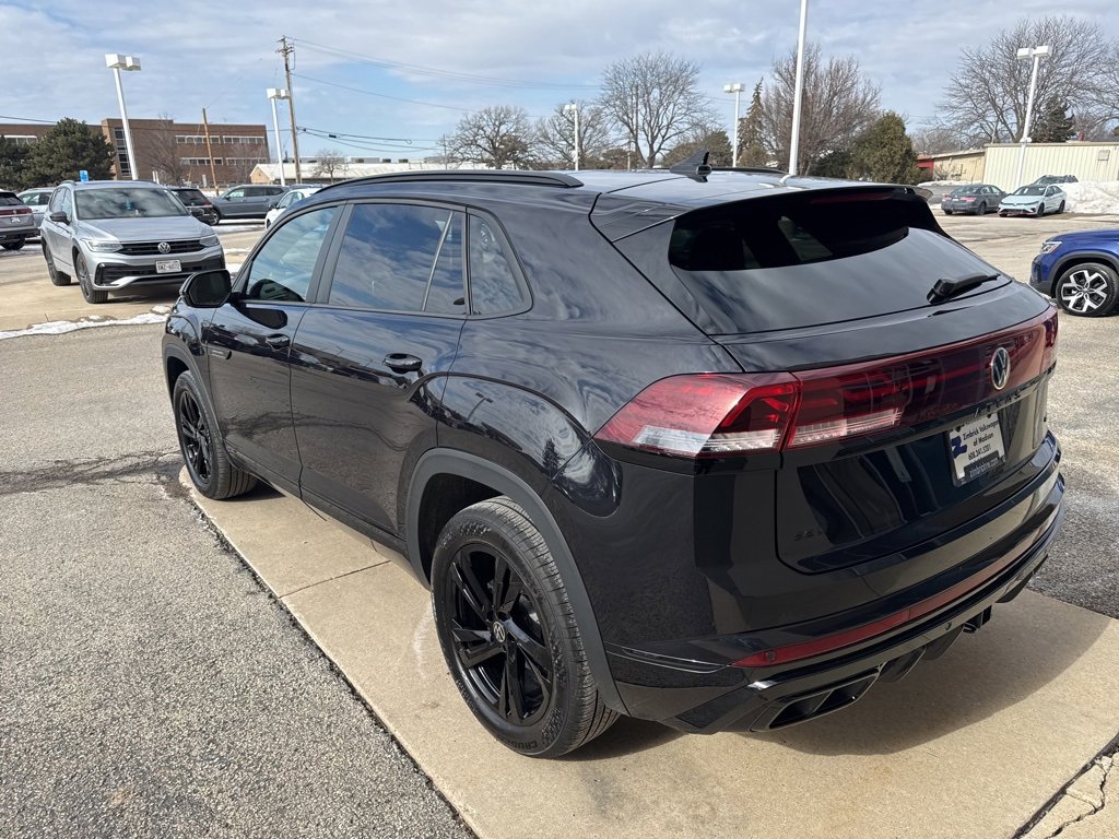 Certified 2025 Volkswagen Atlas Cross Sport SEL R-Line image 7