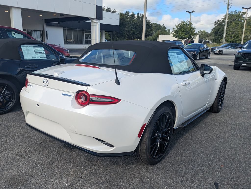 New 2026 MAZDA MX-5 Miata Club w/ Interior Package RWD image 3