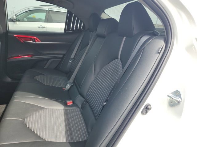 Used 2022 Toyota Camry SE w/ Cold Weather Package image 24