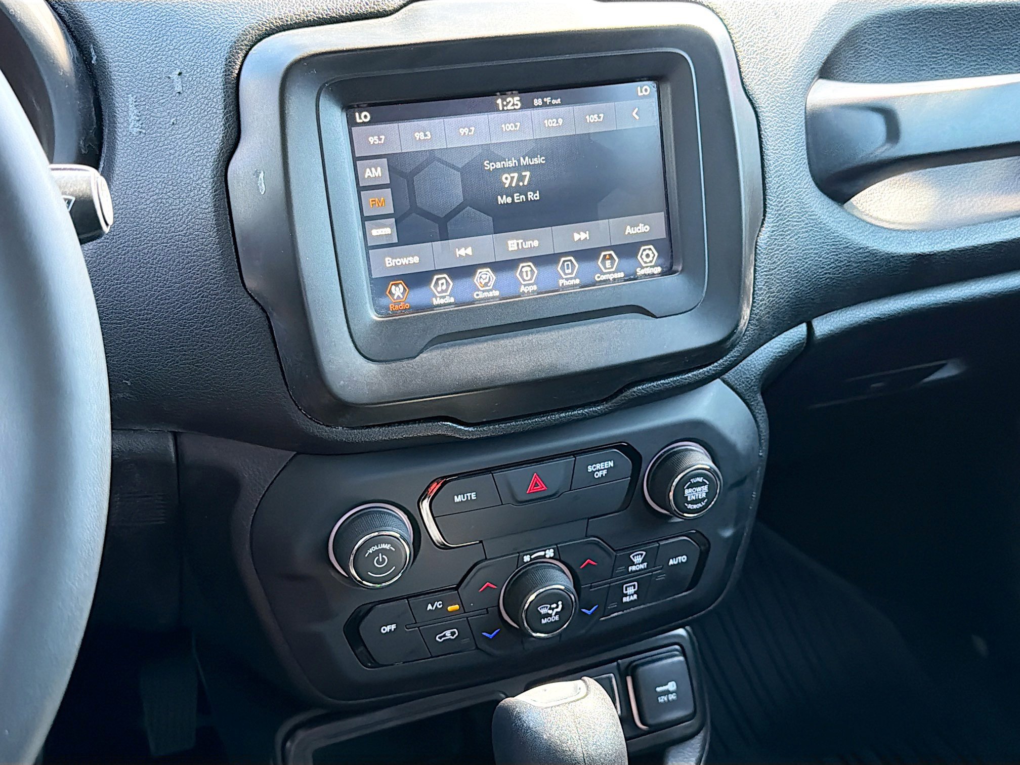 Used 2020 Jeep Renegade Latitude image 26