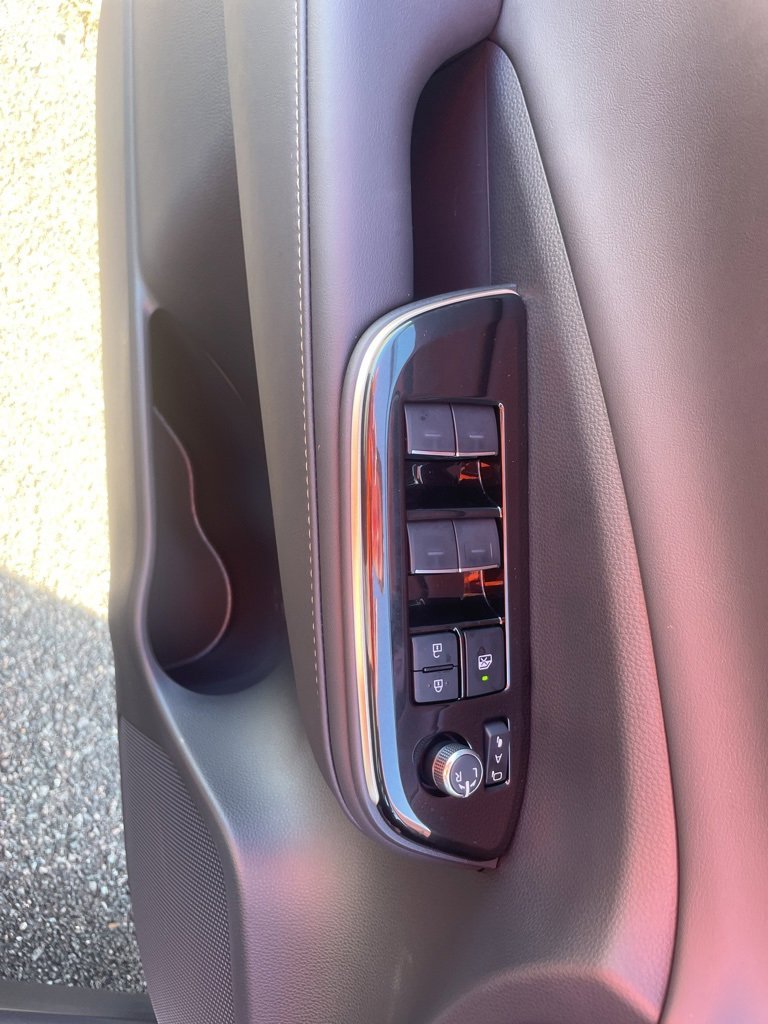 New 2025 Toyota Crown Signia image 16