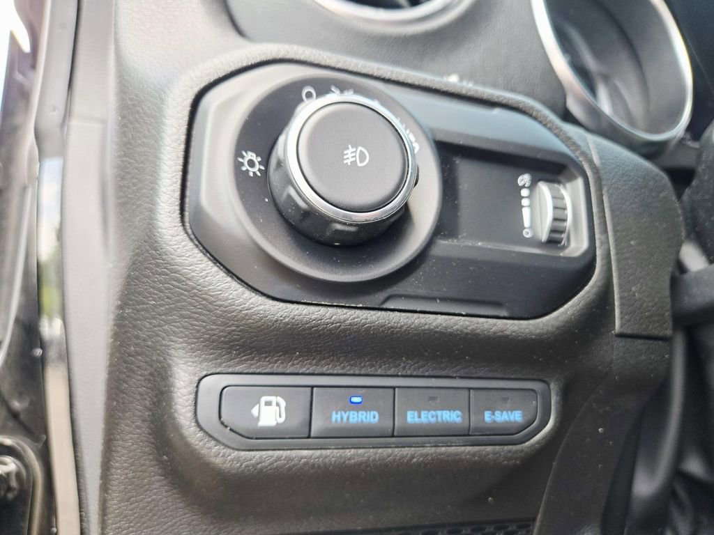 Used 2023 Jeep Wrangler Unlimited Sahara w/ Cold Weather Group AWD/4WD image 40