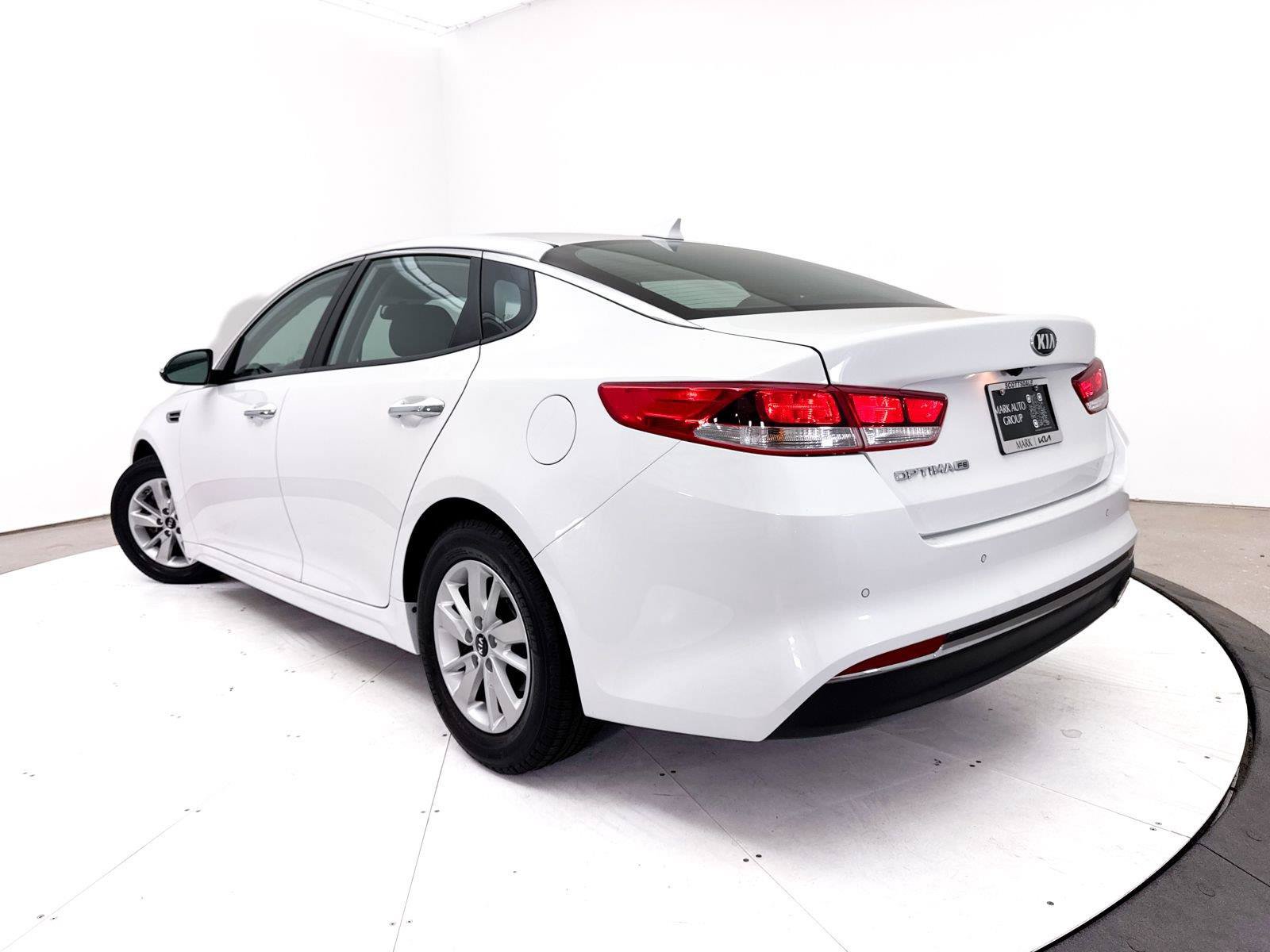 Used 2018 Kia Optima LX FWD image 2