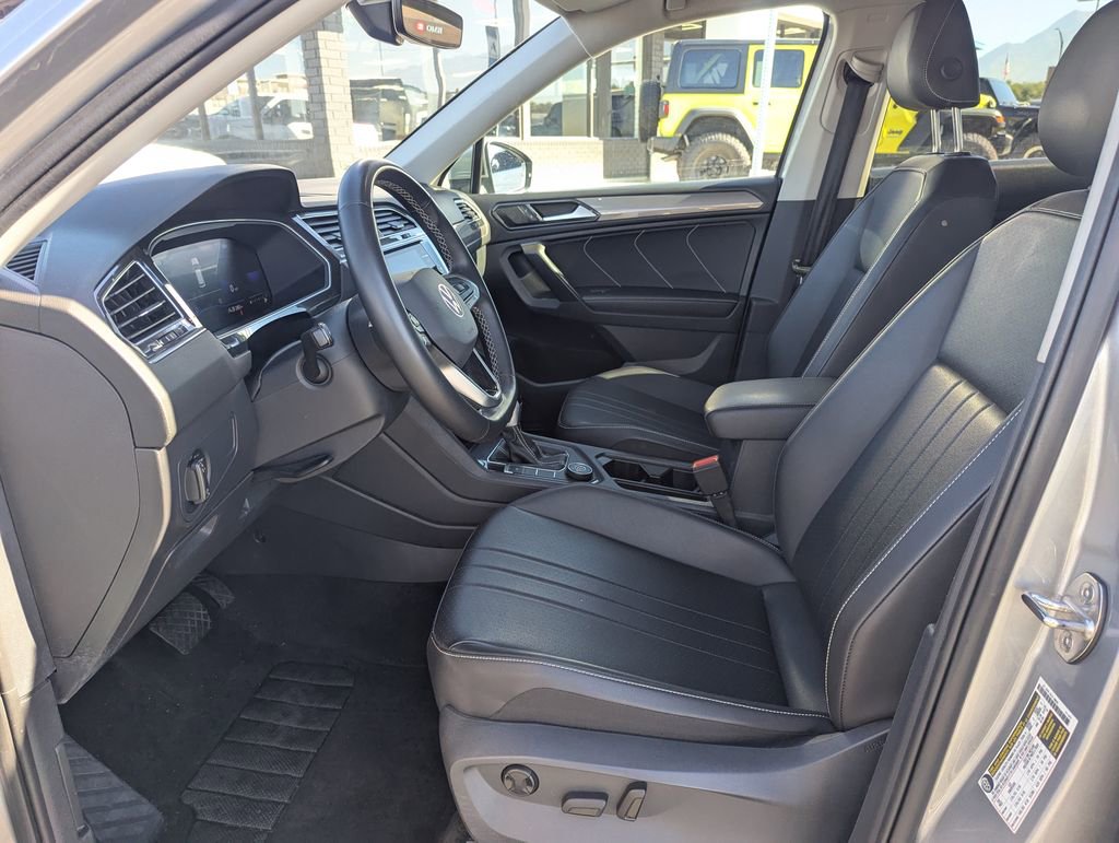 Used 2024 Volkswagen Tiguan SE image 15
