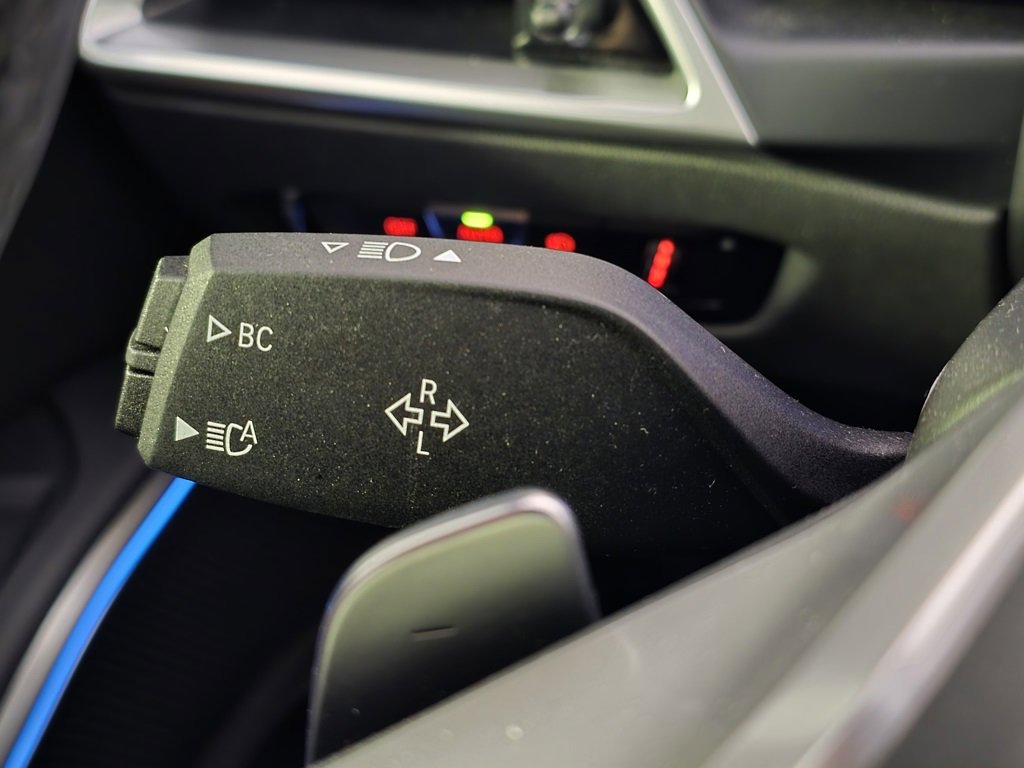 Used 2025 BMW 330i xDrive Sedan w/ M Sport Package image 18