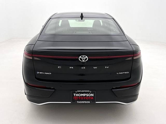 Used 2025 Toyota Crown Limited image 8