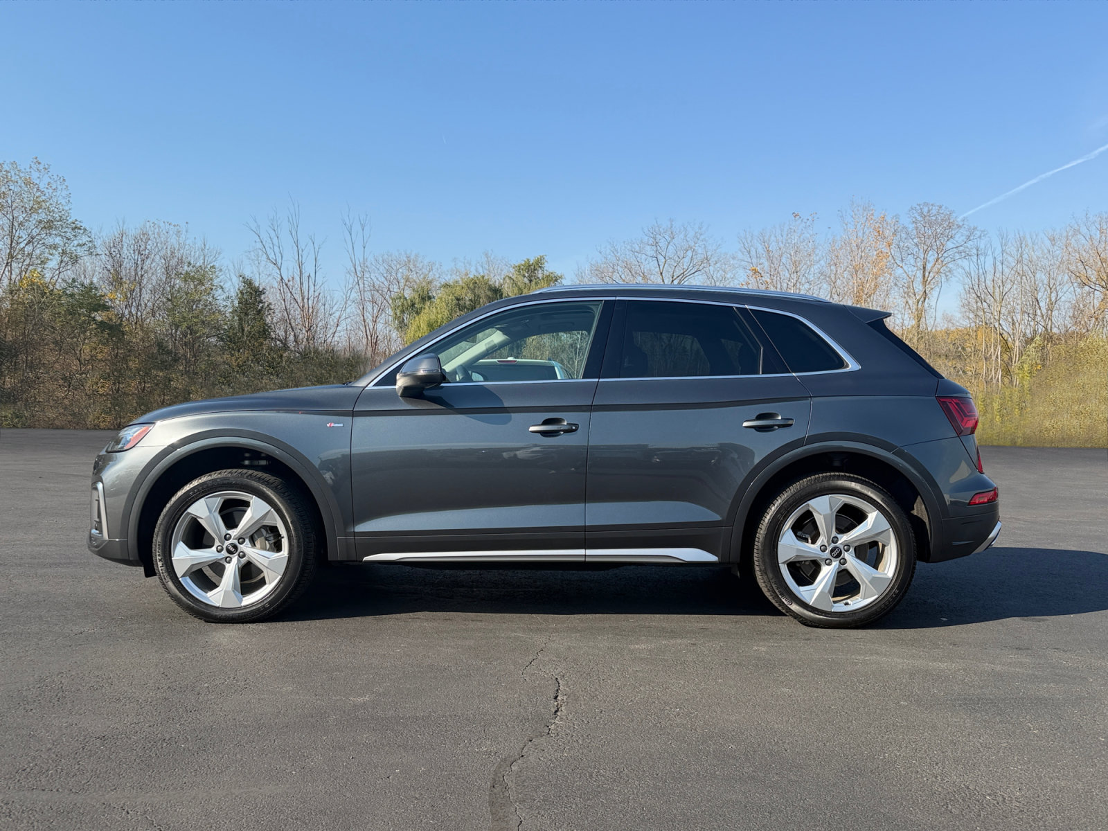 Used 2023 Audi Q5 2.0T Premium Plus w/ Premium Plus Package AWD/4WD image 2