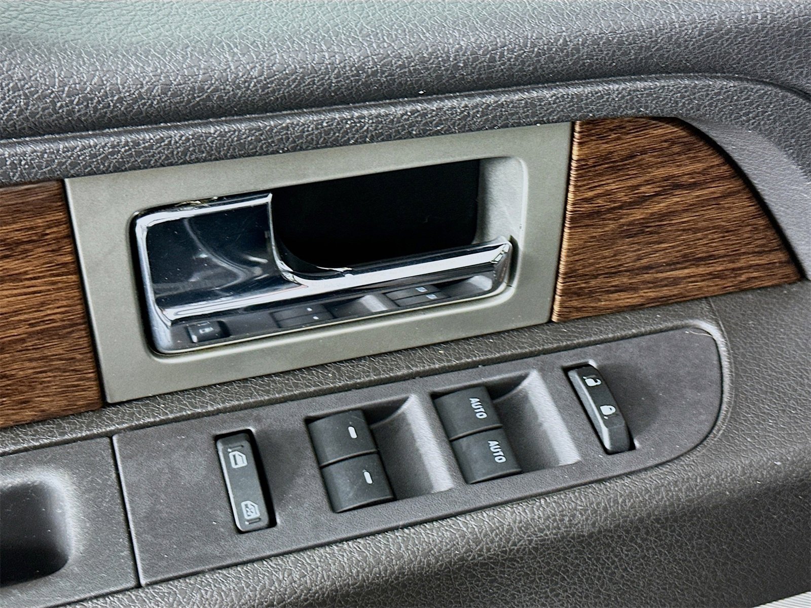 Used 2014 Ford F150 Lariat w/ Equipment Group 502A Luxury image 18