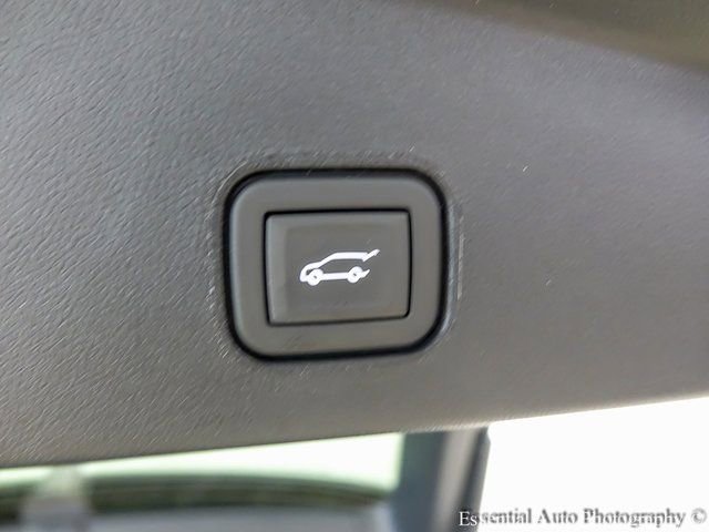 New 2025 Cadillac Lyriq Luxury w/ LPO, Floor Liner Package AWD/4WD image 21