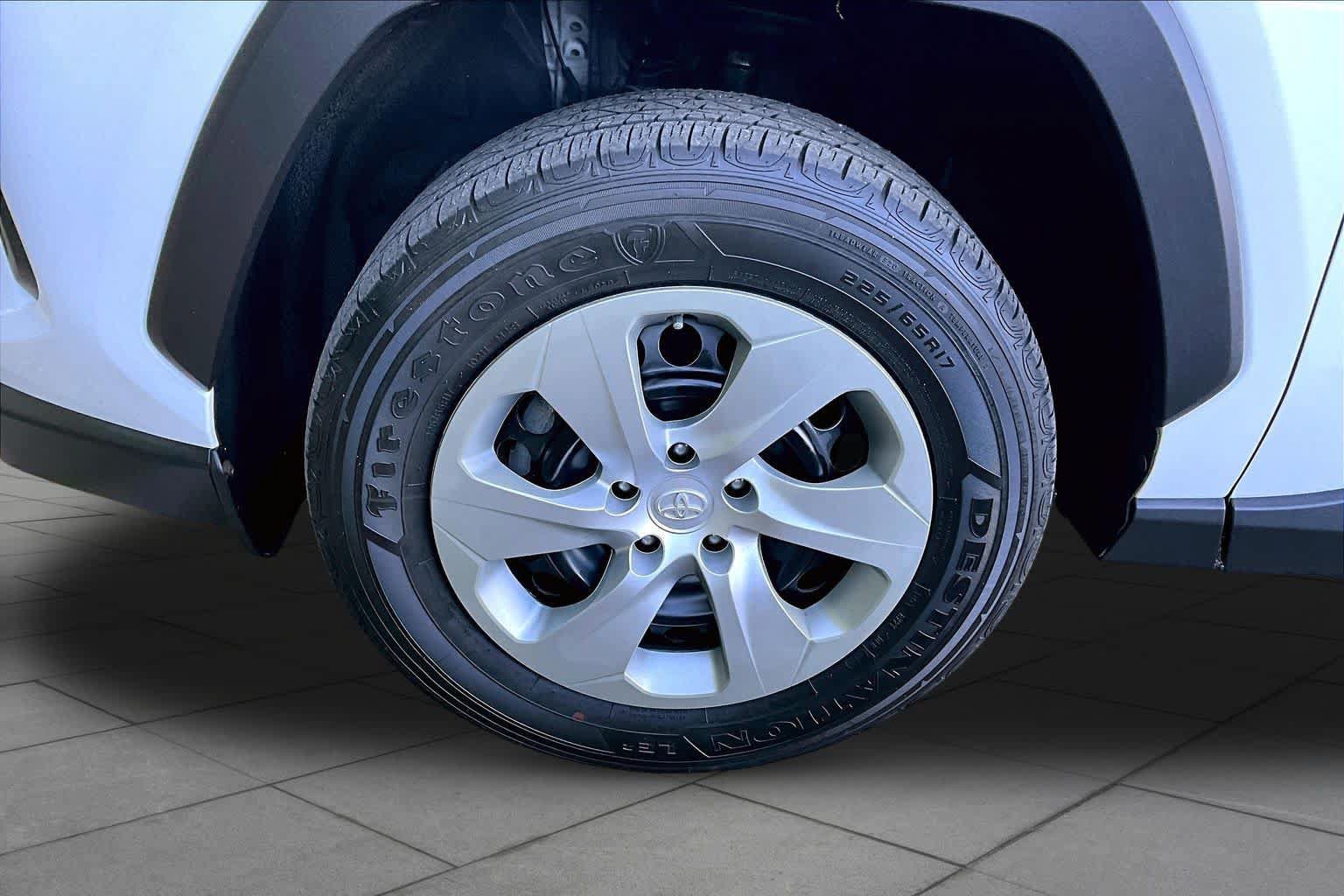 Certified 2023 Toyota RAV4 LE AWD/4WD image 21