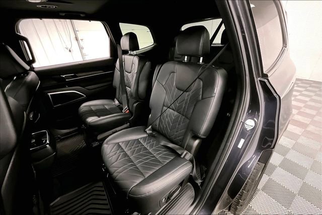 Used 2025 Kia Telluride AWD image 25