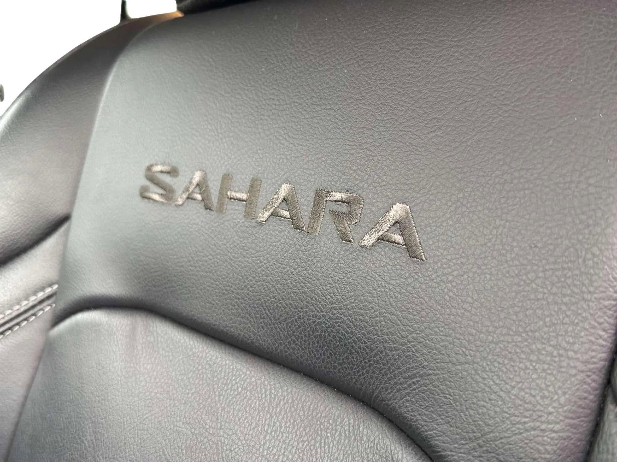 Used 2023 Jeep Wrangler Unlimited Sahara image 28