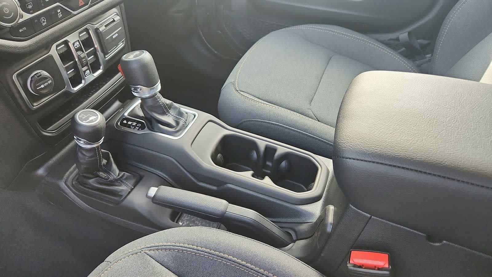 Used 2026 Jeep Wrangler Unlimited Sport AWD/4WD image 13