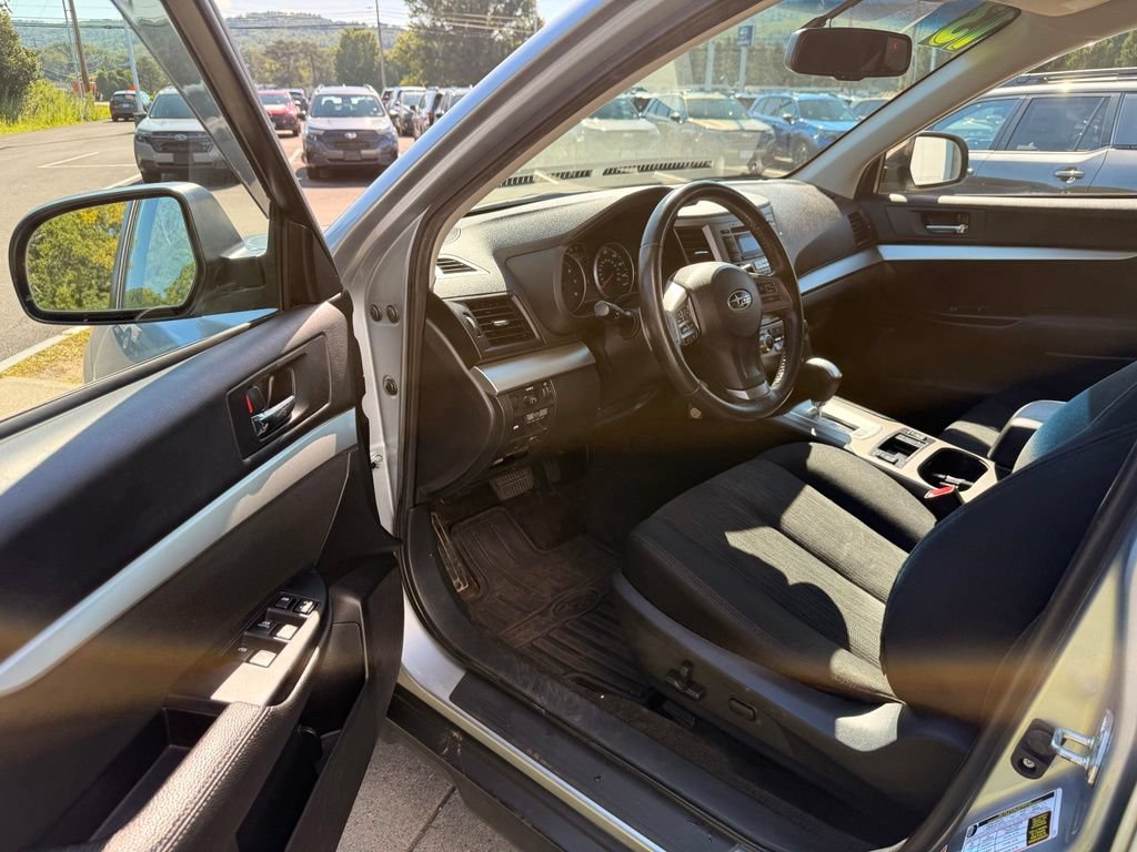 Used 2013 Subaru Outback 2.5i Premium w/ All-Weather Pkg AWD/4WD image 20
