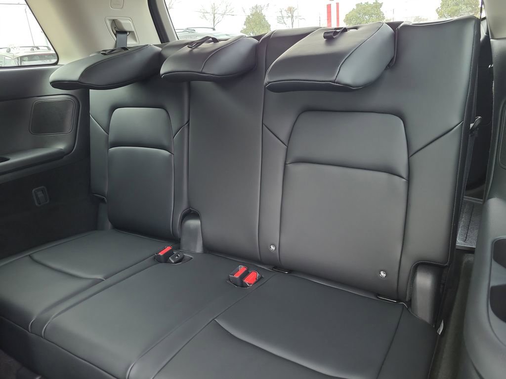 New 2026 Nissan Pathfinder Platinum FWD image 10