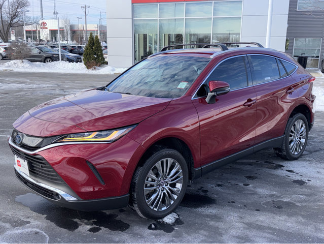 Used 2024 Toyota Venza XLE image 13