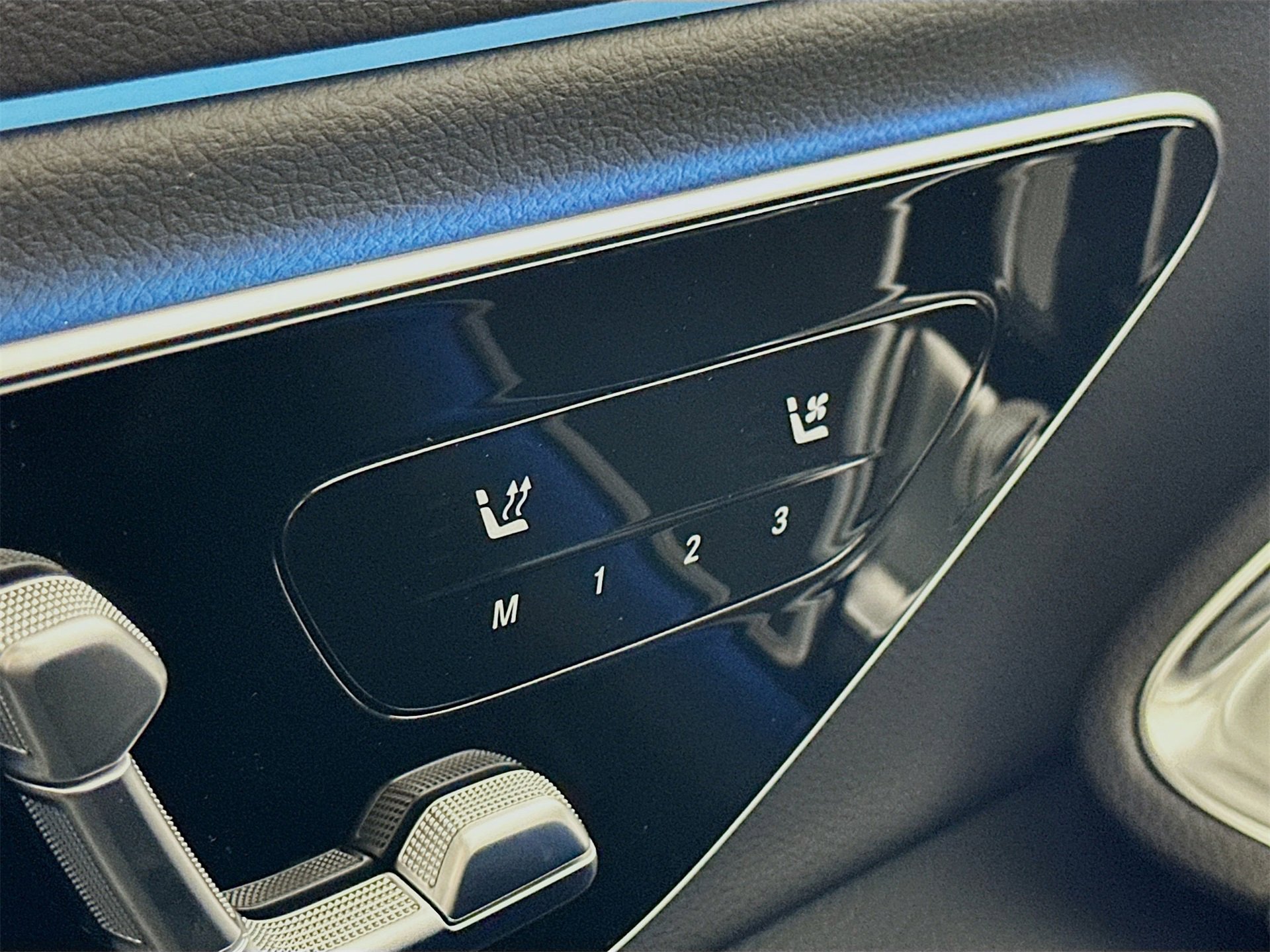 New 2026 Mercedes-Benz E 350 4MATIC Sedan image 22