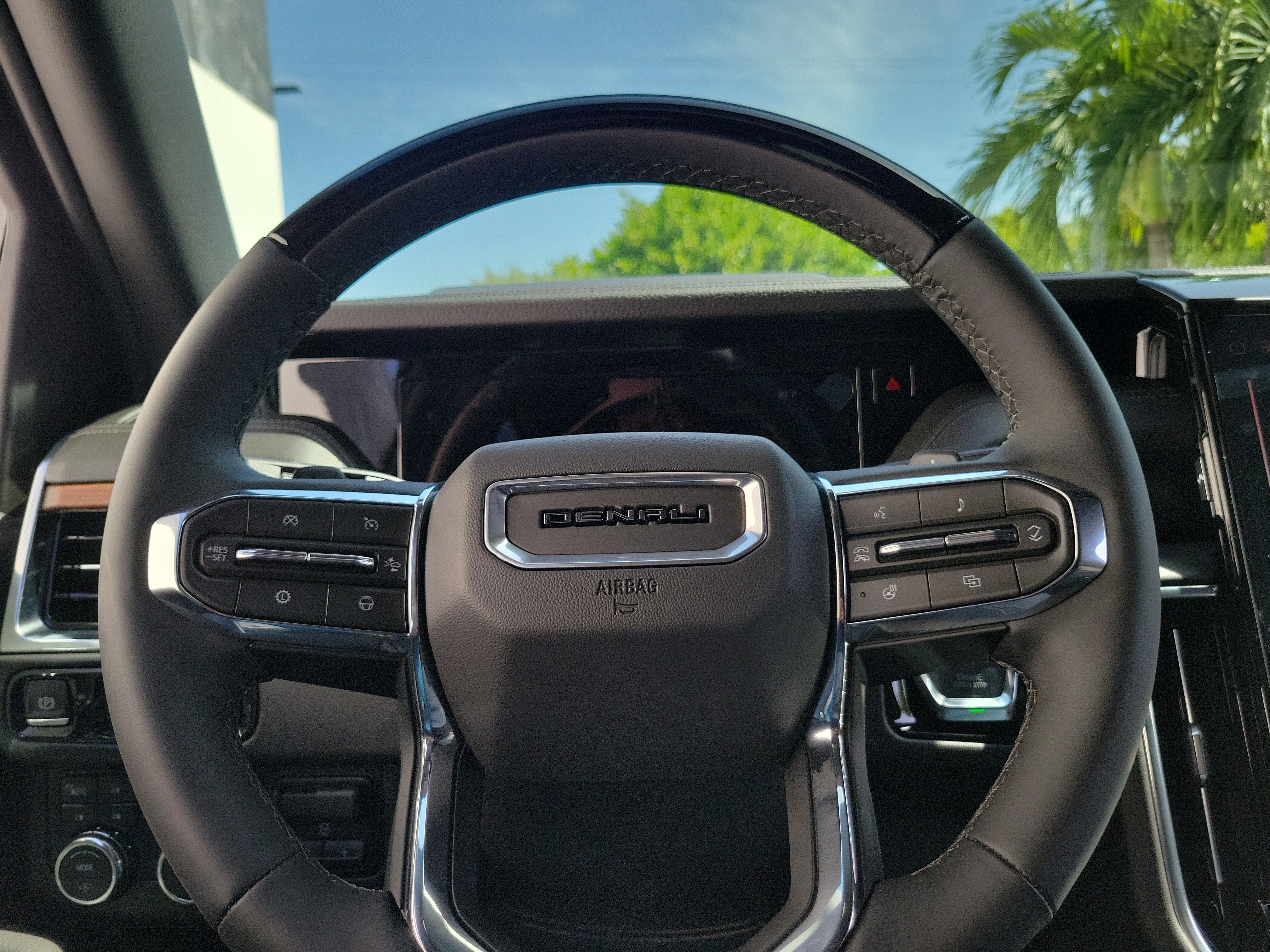 New 2026 GMC Yukon XL Denali w/ Denali Reserve Package AWD/4WD image 25