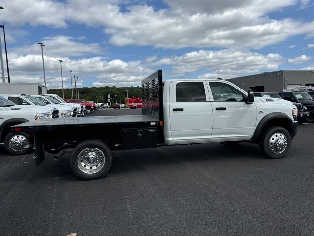 New 2024 RAM 5500 Tradesman w/ Chrome Appearance Group image 3