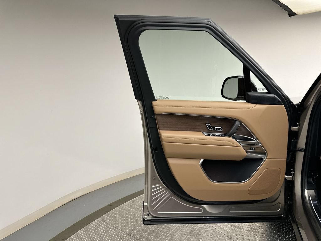 New 2026 Land Rover Range Rover SE AWD/4WD image 9