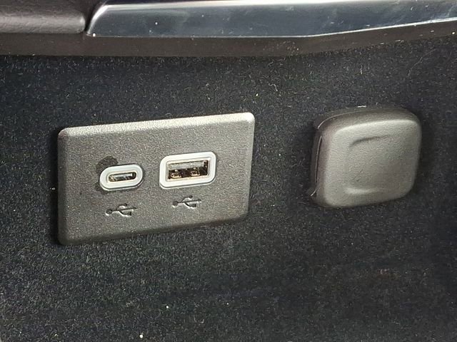 Certified 2025 Cadillac XT4 Sport image 23