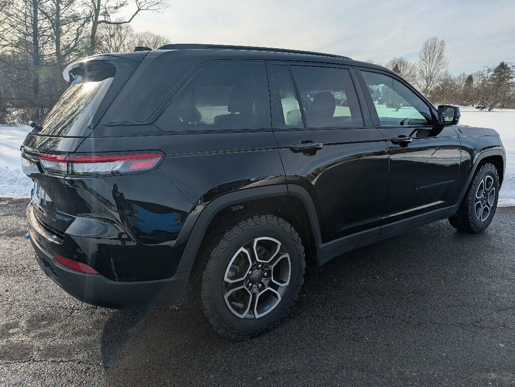 Used 2022 Jeep Grand Cherokee Trailhawk w/ Advanced Protech Group II image 4