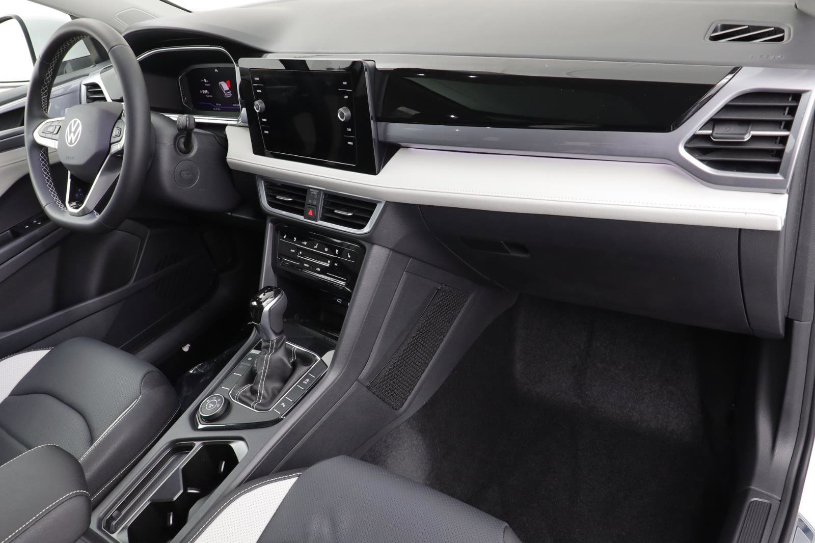 New 2026 Volkswagen Taos SEL image 21