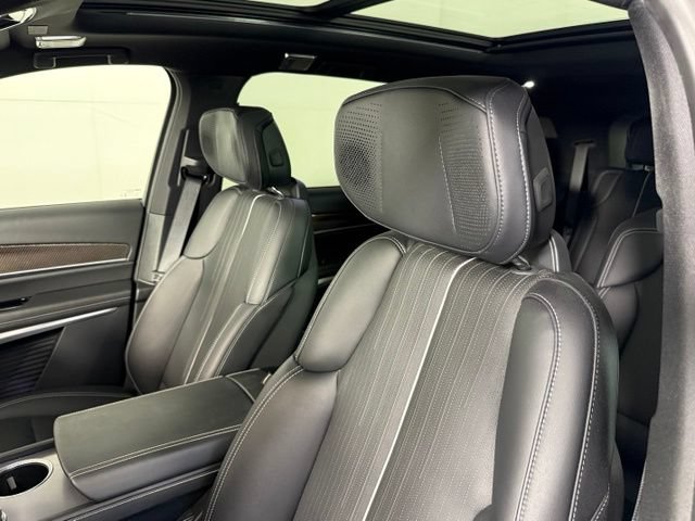 Certified 2026 Cadillac Vistiq Luxury w/ LPO, Floor Liner Package AWD/4WD image 18