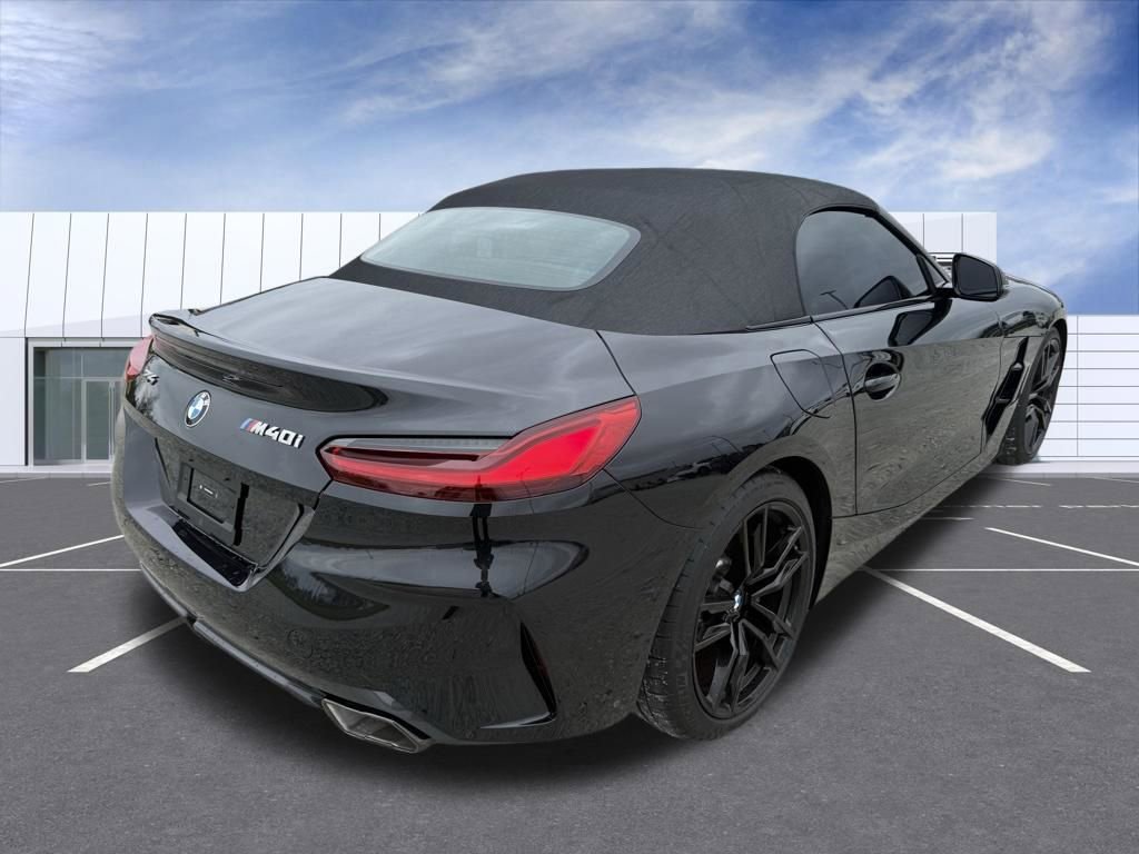 Used 2024 BMW Z4 M40i w/ Premium Package image 3