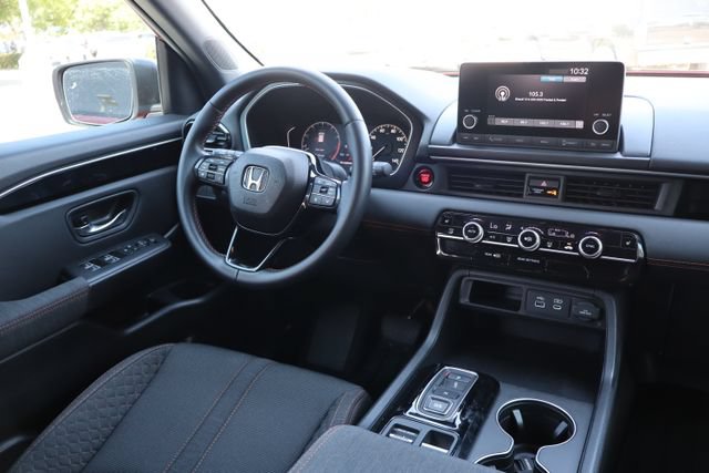 Used 2025 Honda Pilot Sport image 11