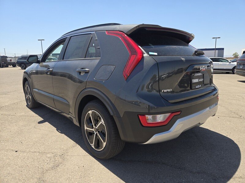 New 2026 Kia Niro LX FWD image 4