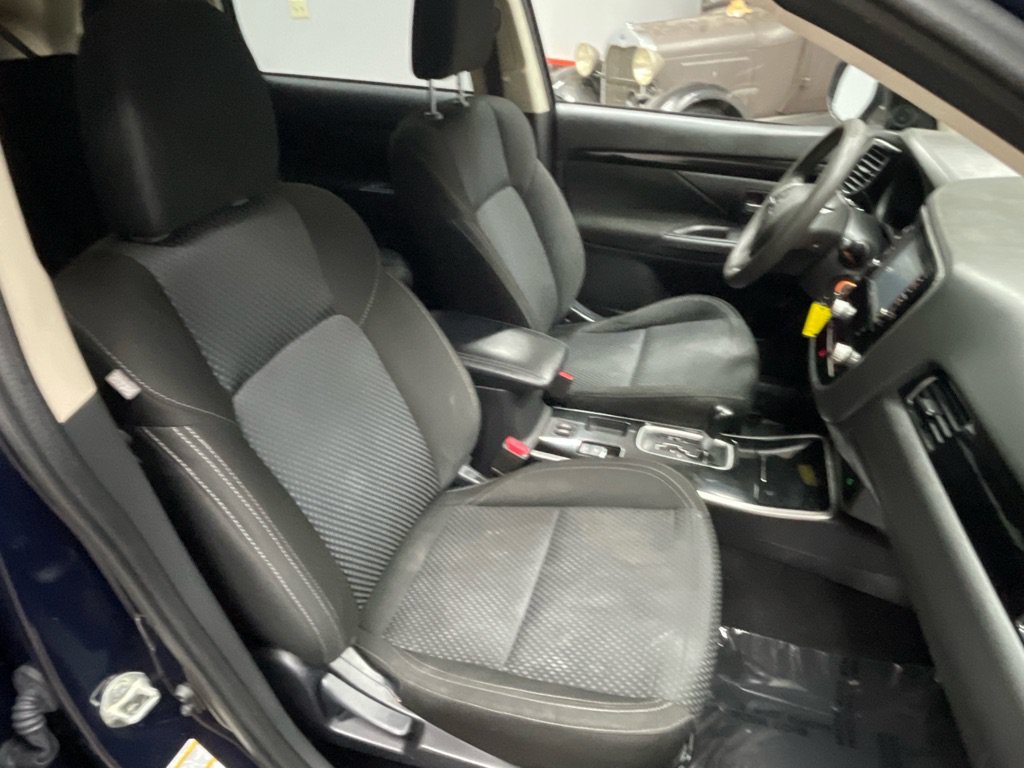 Used 2020 Mitsubishi Outlander ES FWD image 22