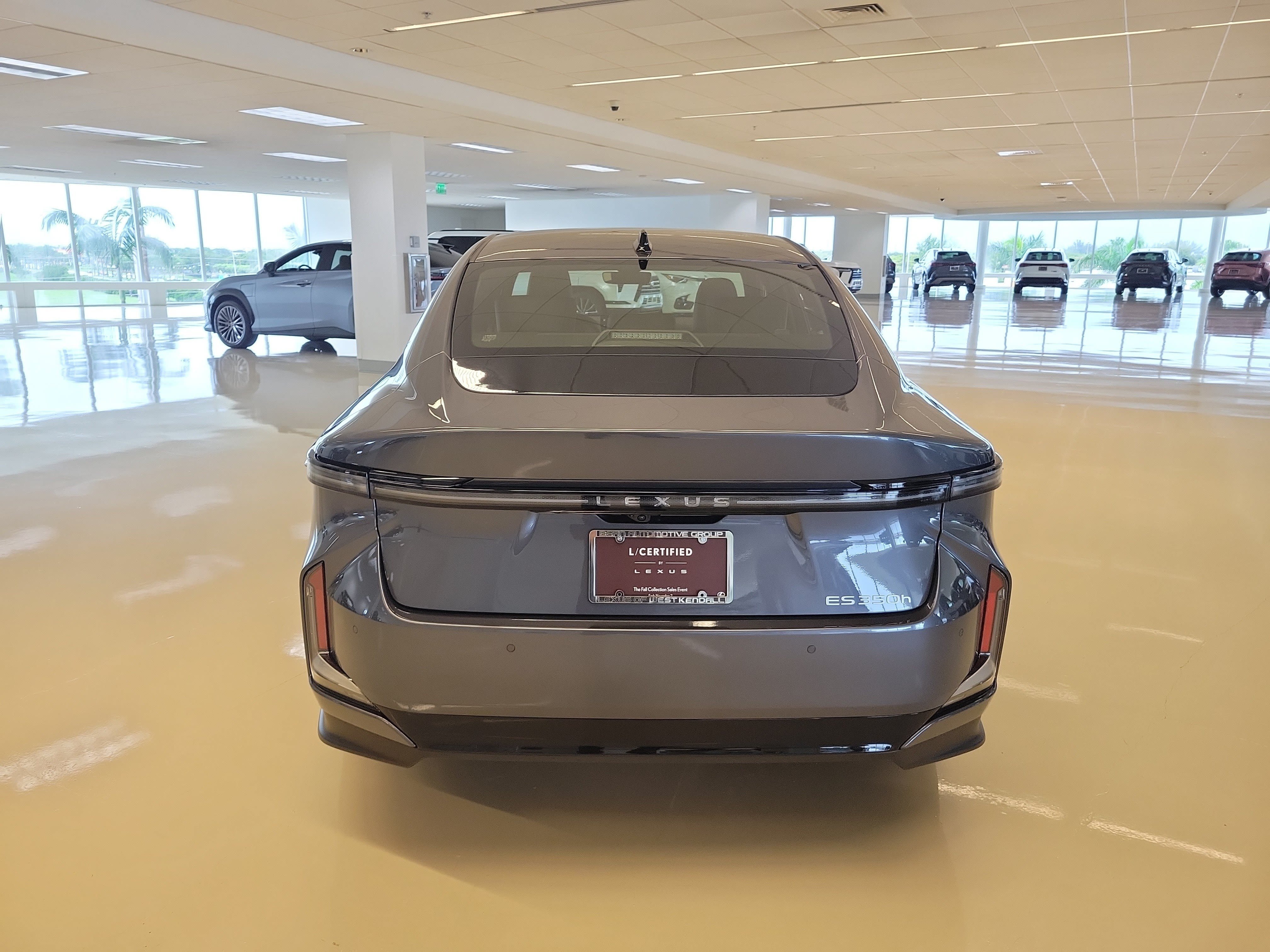 Used 2026 Lexus ES 350h w/ Convenience Package FWD image 7