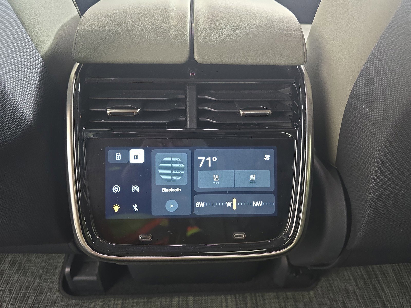 Used 2023 Rivian R1T Adventure image 28