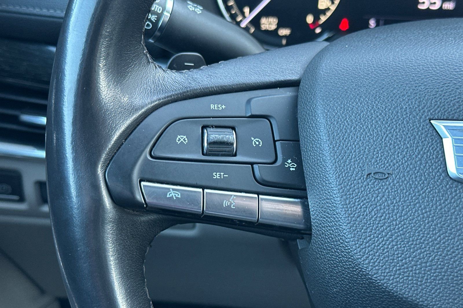 Used 2023 Cadillac XT4 Premium Luxury image 26