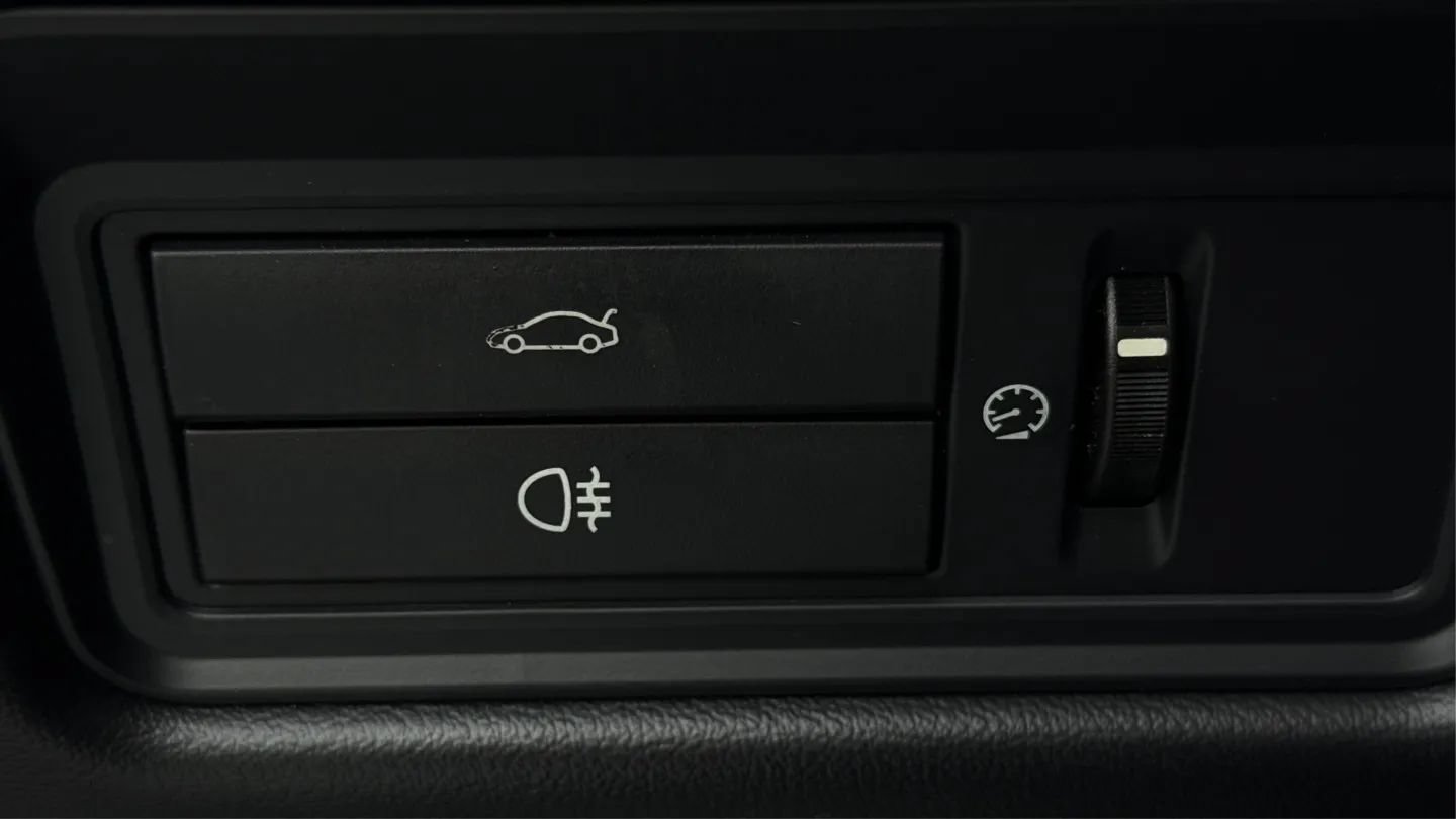 Used 2016 Jaguar XJ R-Sport RWD image 51