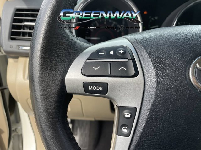 Used 2012 Toyota Highlander Limited w/ Tow Pkg FWD image 27