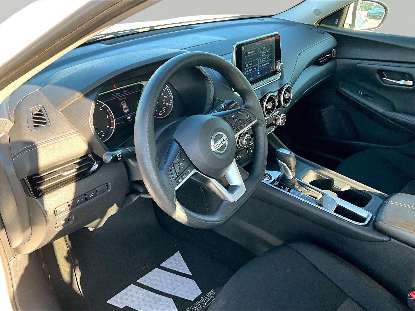 Used 2023 Nissan Sentra SV FWD image 17
