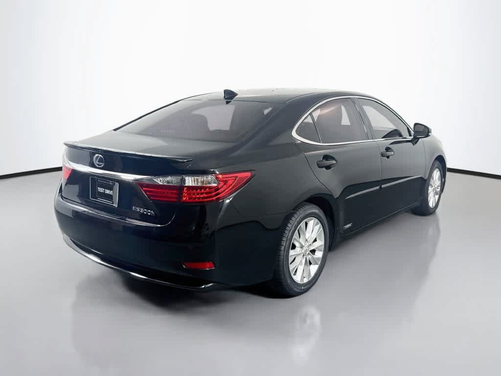 Used 2015 Lexus ES 300h w/ Navigation System Package FWD image 9