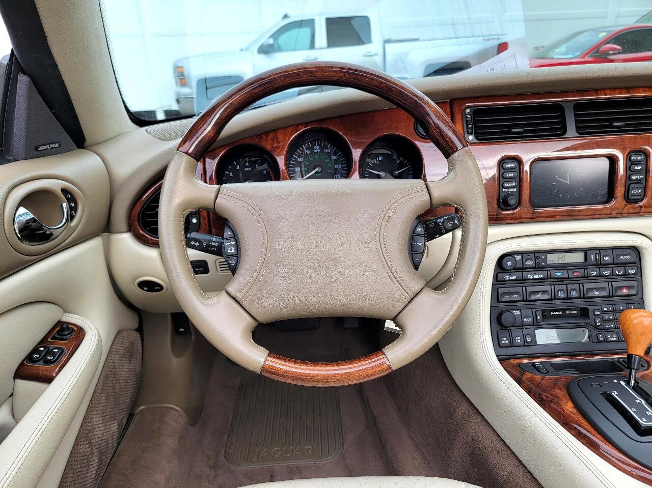 Used 2000 Jaguar XK8 Convertible image 32