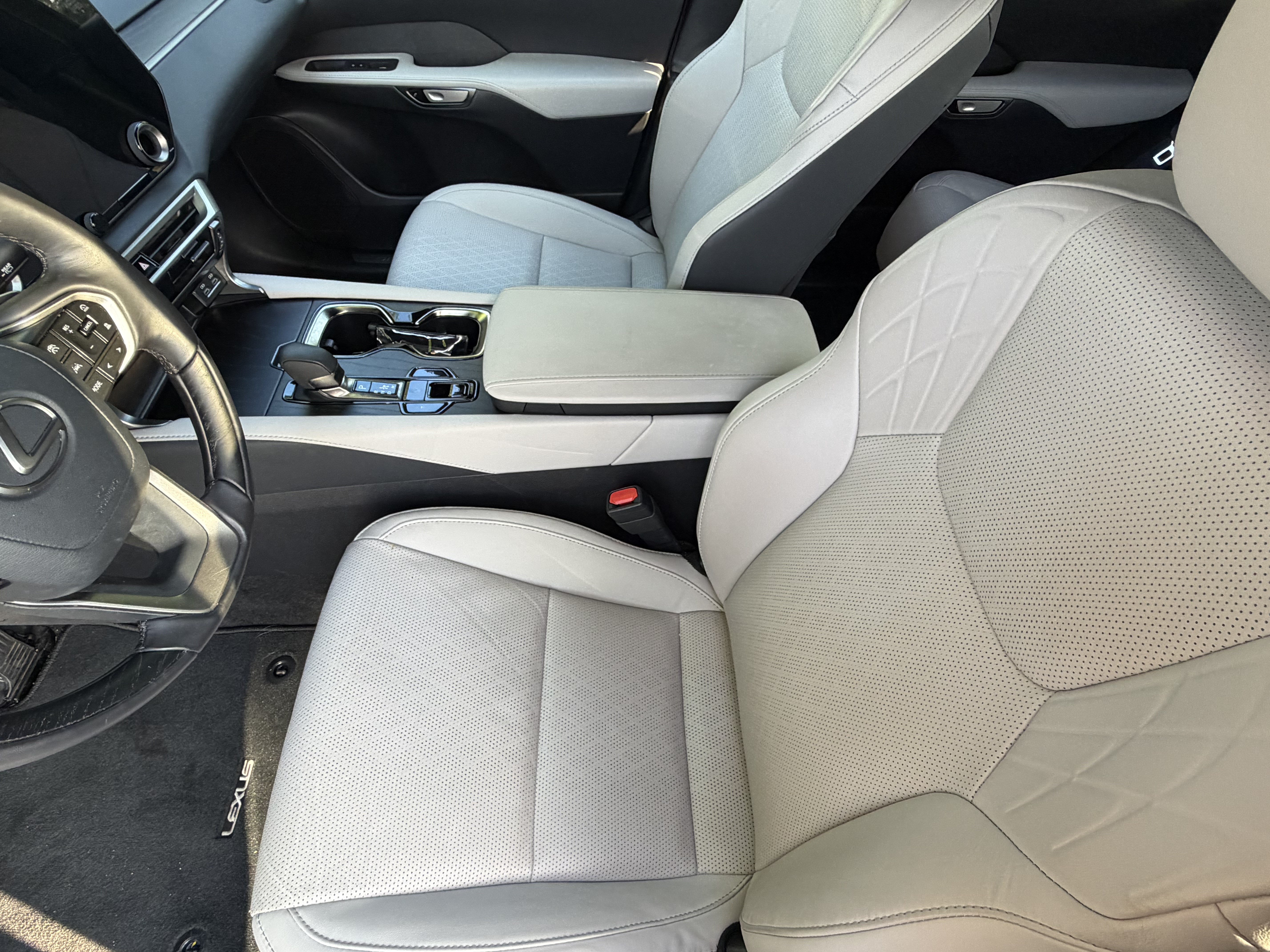 Used 2025 Lexus RX 350 Premium Plus w/ Accessory Package (Z1) FWD image 15